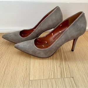 NWOT Coach grey suede pumps